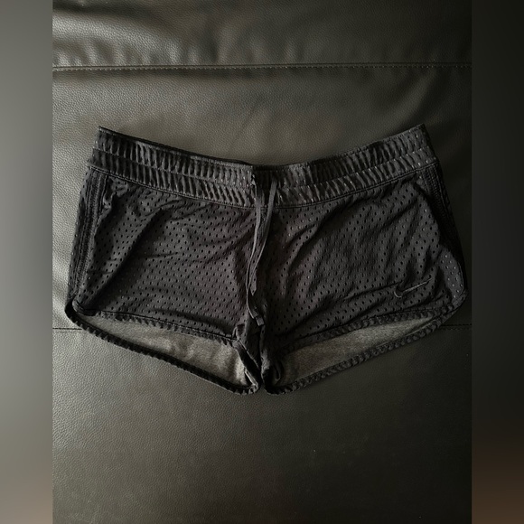 Nike Mesh Reversible Shorts - Picture 1 of 5